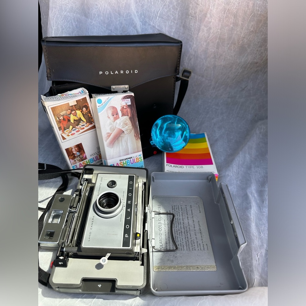 Vintage 1960'S Polaroid 230 Land Camera With Case Accessories *Untested*